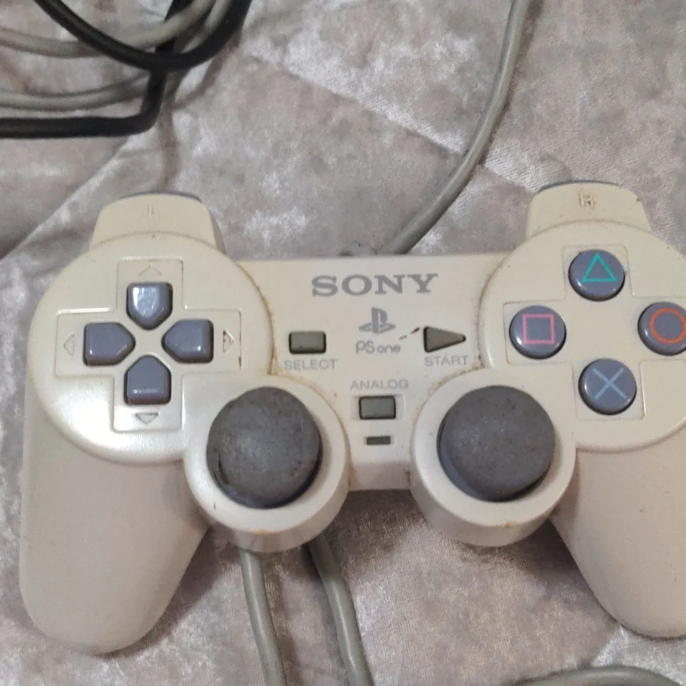 Sony Playstation 1 DualShock Original Controller (PRE-OWN)
